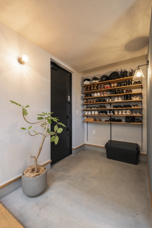 玄関からダイレクトアクセスできるLDK