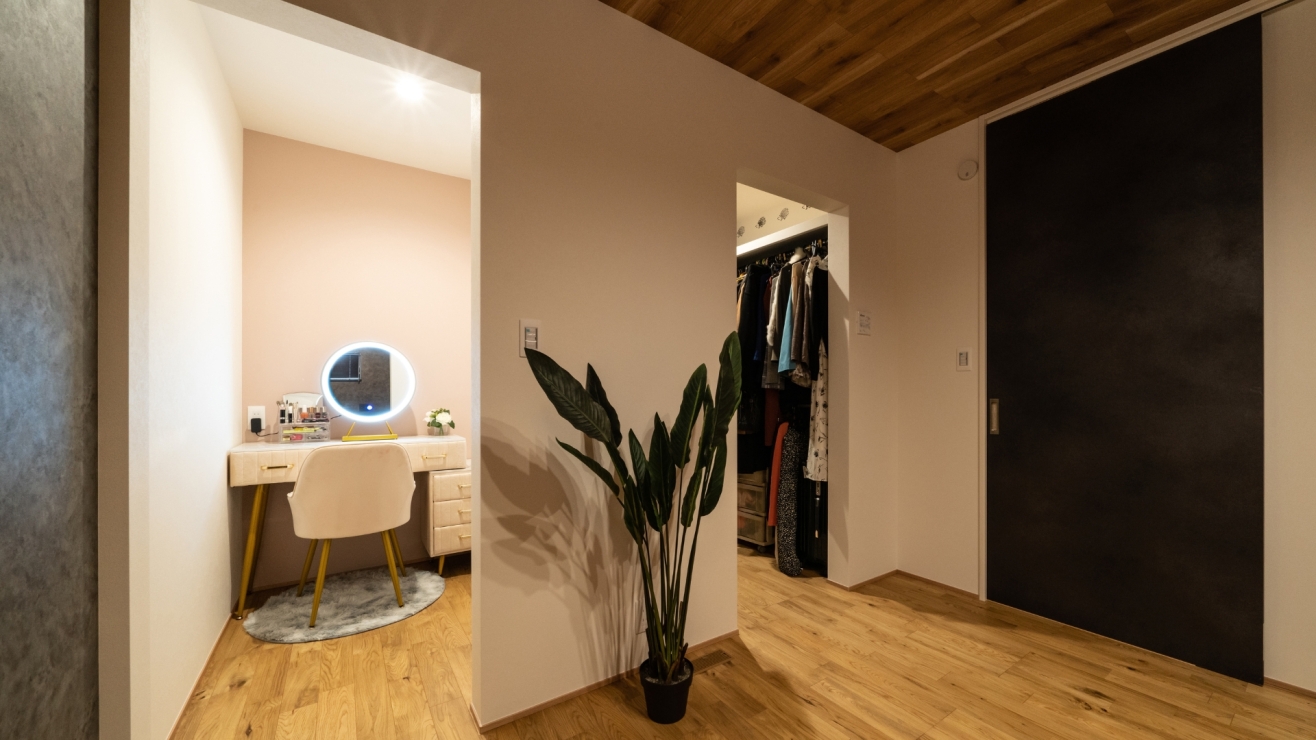 一日のはじまりを整える、お気に入りのパウダールーム