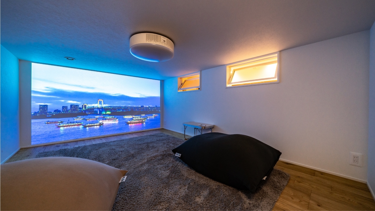 大画面で楽しむ、我が家だけの映画館