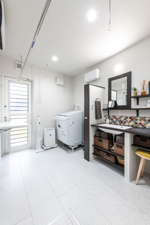 家事がはかどる明るく快適なランドリールーム