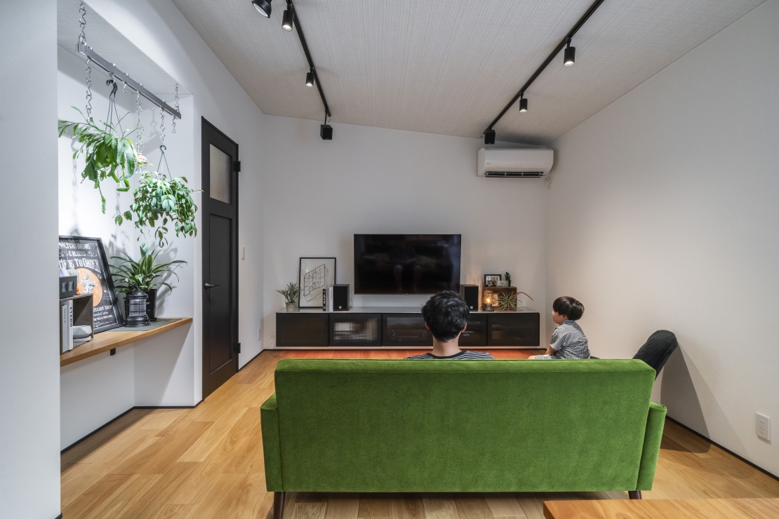 機能美と心地よさが調和する、インダストリアルテイストの家