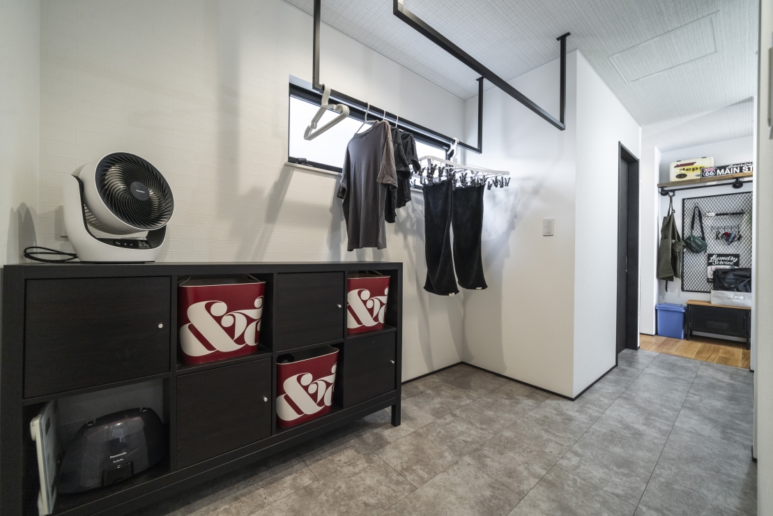 機能美と心地よさが調和する、インダストリアルテイストの家