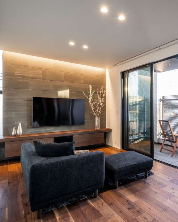 家族でくつろぎの時を過ごす、ディテールまで美しい住まい