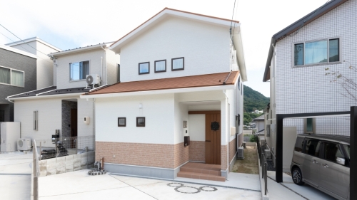 家族がつながる工夫が満載のナチュラルモダンハウス