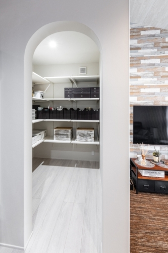 愛犬との暮らしと遊び心を楽しむ、機能美あふれる平屋の家