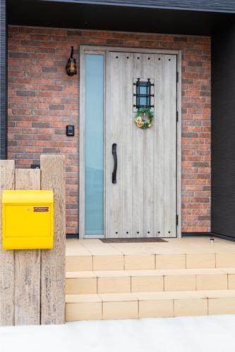 愛犬との暮らしと遊び心を楽しむ、機能美あふれる平屋の家