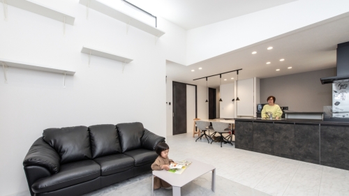 ゆとりある開放空間で家族との時間を楽しむ平屋の住まい