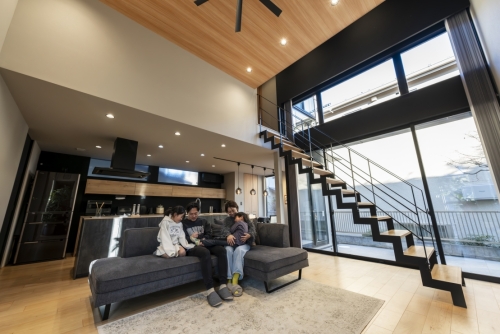 ハーフ吹き抜けの家のリビング