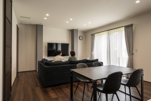 大きな庭が第二のリビングになる家