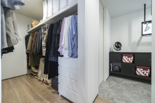 機能美と心地よさが調和する、インダストリアルテイストの家