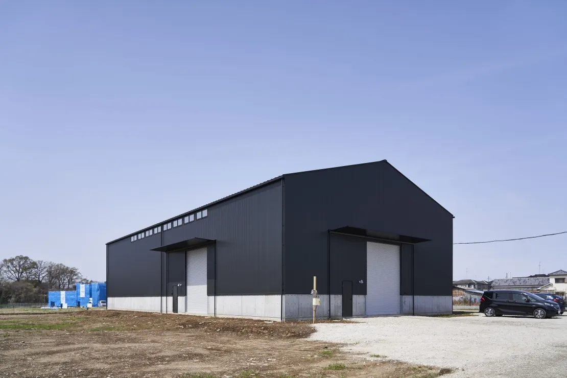 500㎡超の柱のない大空間、中規模木造建築の「構造実験棟」が完成