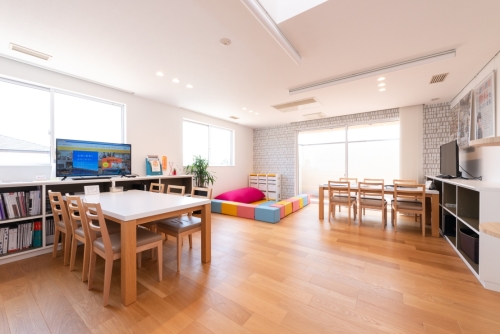 広島県広島市商工センター内にあるちゅーピー展示場　キッズコーナー　アキュラホームは、住み心地の良い家事導線・飽きの来ない間取りデザインの提案を得意としている注文住宅の木造住宅会社です。