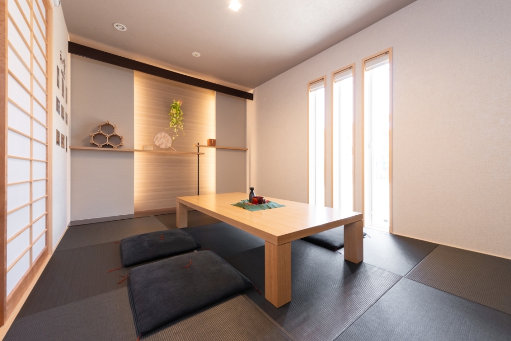 広島県広島市商工センター内にあるちゅーピー展示場　和室 アキュラホームは、住み心地の良い家事導線・飽きの来ない間取りデザインの提案を得意としている注文住宅の木造住宅会社です。
