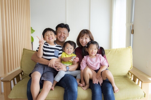 共働きで家事がラクな5人＋愛犬の暮らす住まい太陽光発電13ｋW搭載