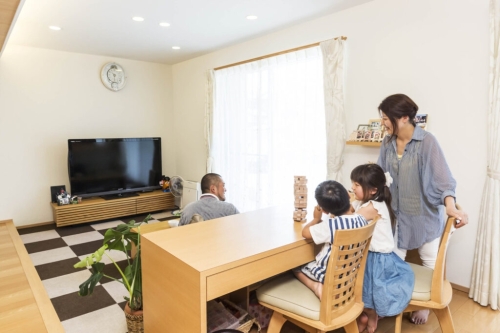 【太陽光搭載】家族が自然にリビングへ集まる住まい