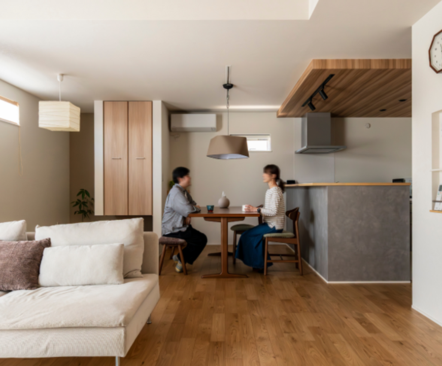 超空間の平屋 ワンフロアで叶える高天井×大開口住宅