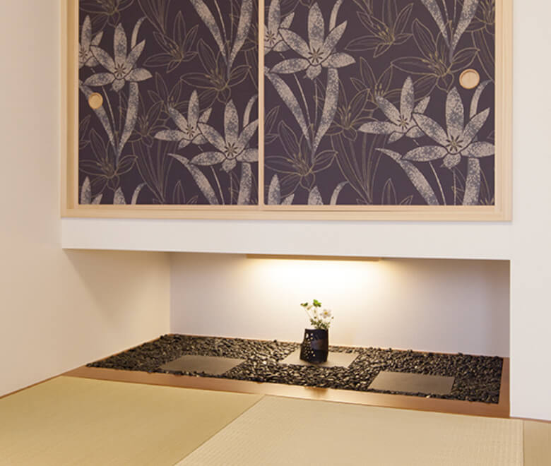 お母さま希望の琉球畳に、同社コーディネーター提案のデザインでモダンな和室が表現